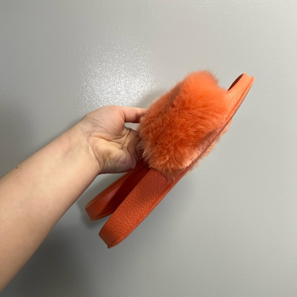 Urban Outfitters Orange Fuzzy Faux Fur Slides - Size 8 - No box - Picture 2 of 6